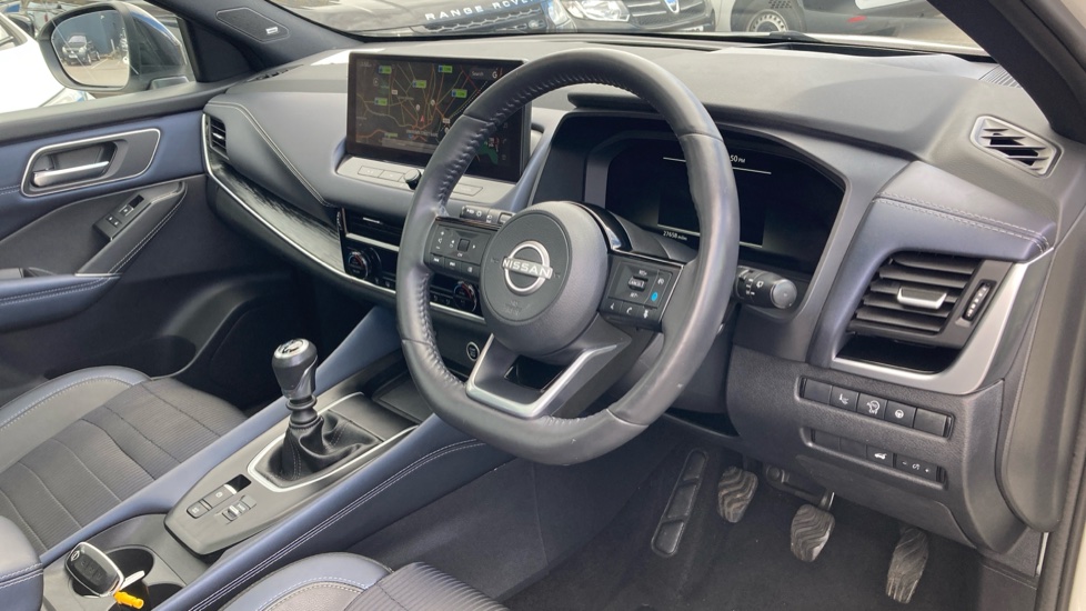 Nissan Qashqai 1.3 DiG-T MH Tekna [Bose] 5dr Petrol Hatchback - Image 11