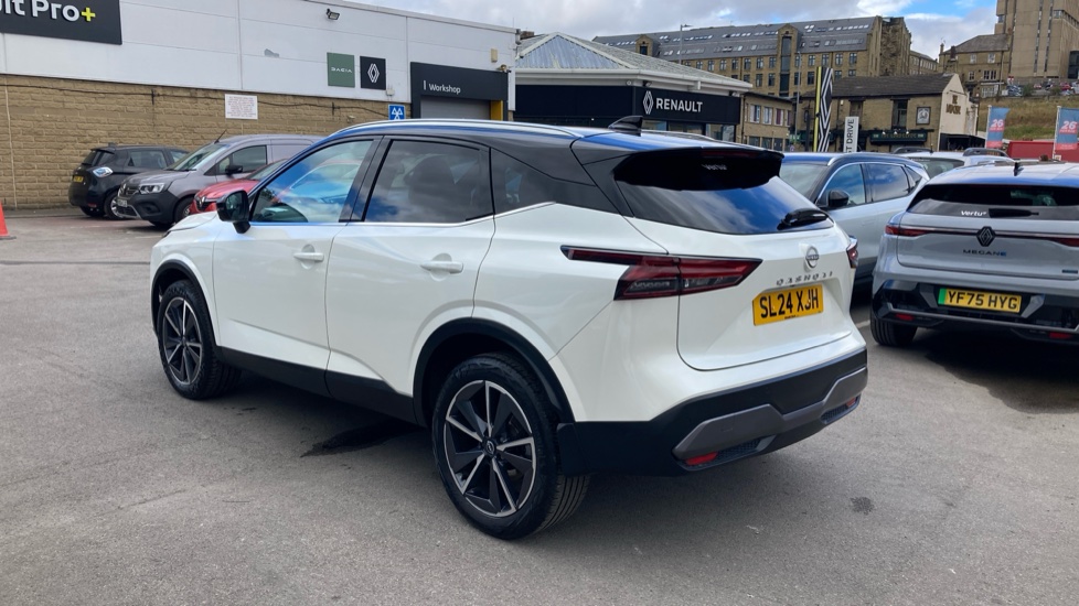 Nissan Qashqai 1.3 DiG-T MH Tekna [Bose] 5dr Petrol Hatchback - Image 17