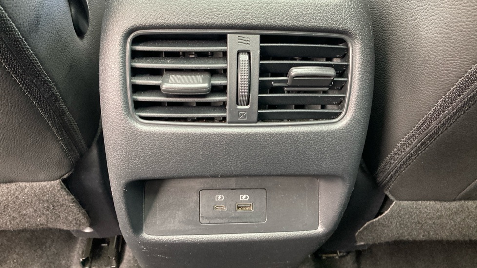 Nissan Qashqai 1.3 DiG-T MH Tekna [Bose] 5dr Petrol Hatchback - Image 22