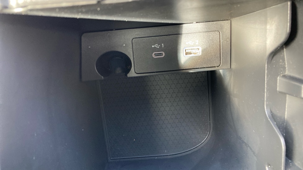 Nissan Qashqai 1.3 DiG-T MH Tekna [Bose] 5dr Petrol Hatchback - Image 31