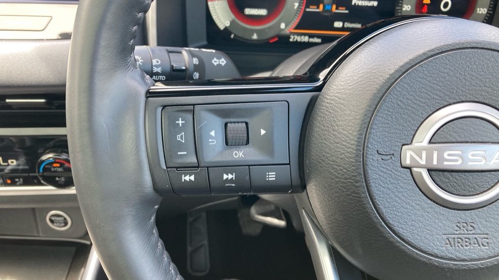 Nissan Qashqai 1.3 DiG-T MH Tekna [Bose] 5dr Petrol Hatchback - Image 32