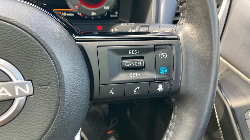 Nissan Qashqai 1.3 DiG-T MH Tekna [Bose] 5dr Petrol Hatchback - Image 33