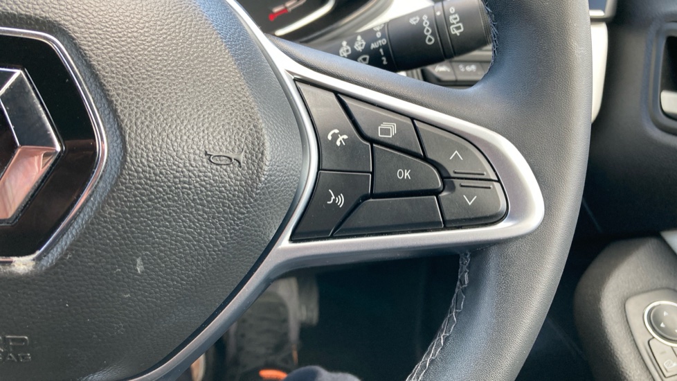Renault Clio 1.0 TCe 90 Techno 5dr Petrol Hatchback - Image 26