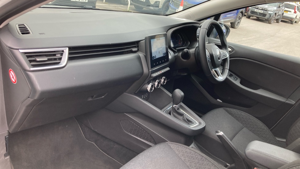 Renault Clio 1.6 E-TECH full hybrid 145 Evolution 5dr Auto Hybrid Hatchback - Image 9