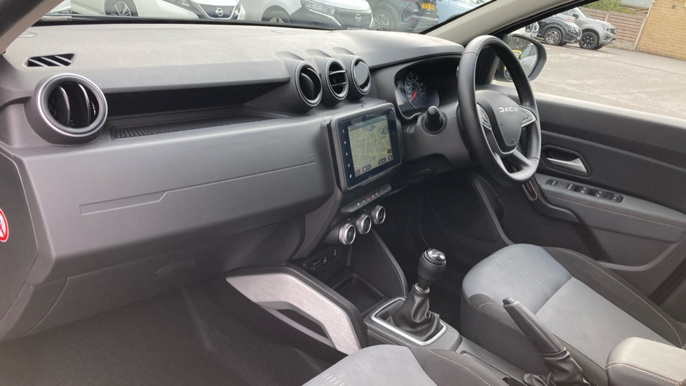 Dacia Duster 1.3 TCe 130 Extreme 5dr Petrol Estate - Image 9