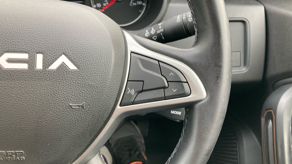 Dacia Duster 1.3 TCe 130 Extreme 5dr Petrol Estate - Image 30