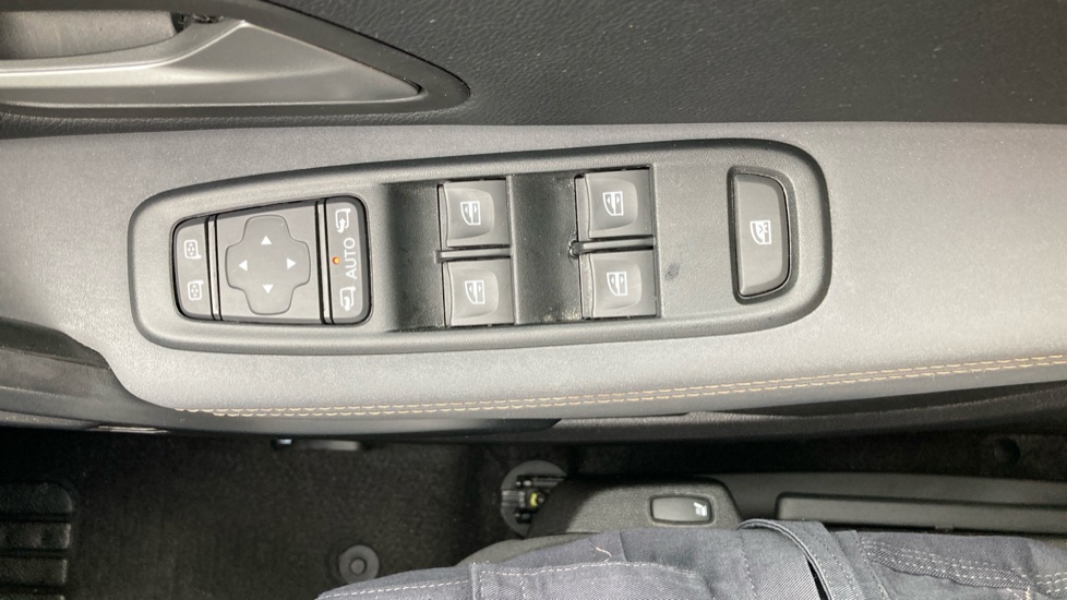 Dacia Duster 1.3 TCe 130 Extreme 5dr Petrol Estate - Image 31