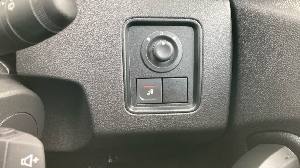 Dacia Duster 1.0 TCe 90 Prestige 5dr Petrol Estate - Image 26