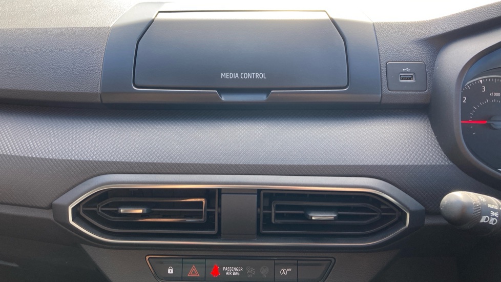 Dacia Sandero 1.0 SCe Essential 5dr Petrol Hatchback - Image 12