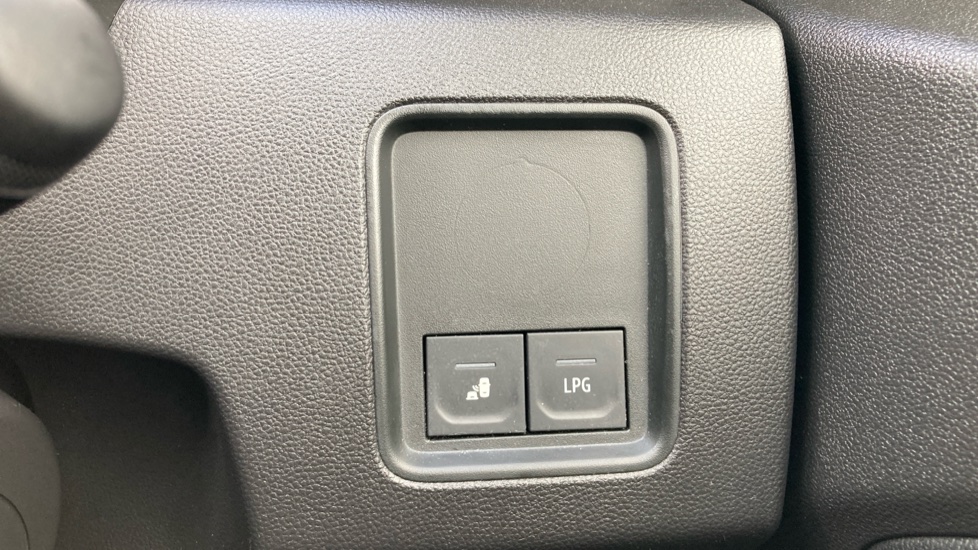 Dacia Duster 1.0 TCe 90 Journey 5dr Petrol Estate - Image 27