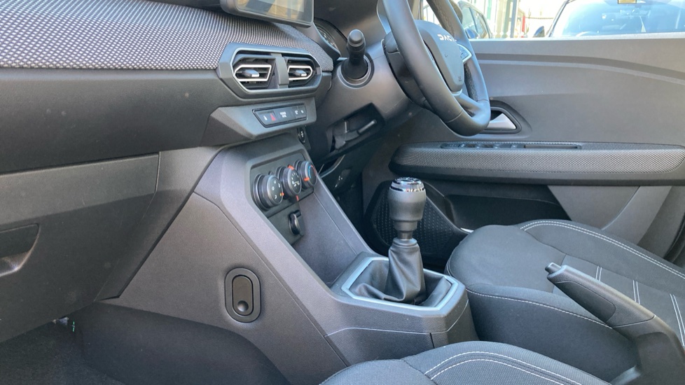 Dacia Sandero 1.0 Tce Expression 5dr Bi Fuel Hatchback - Image 13