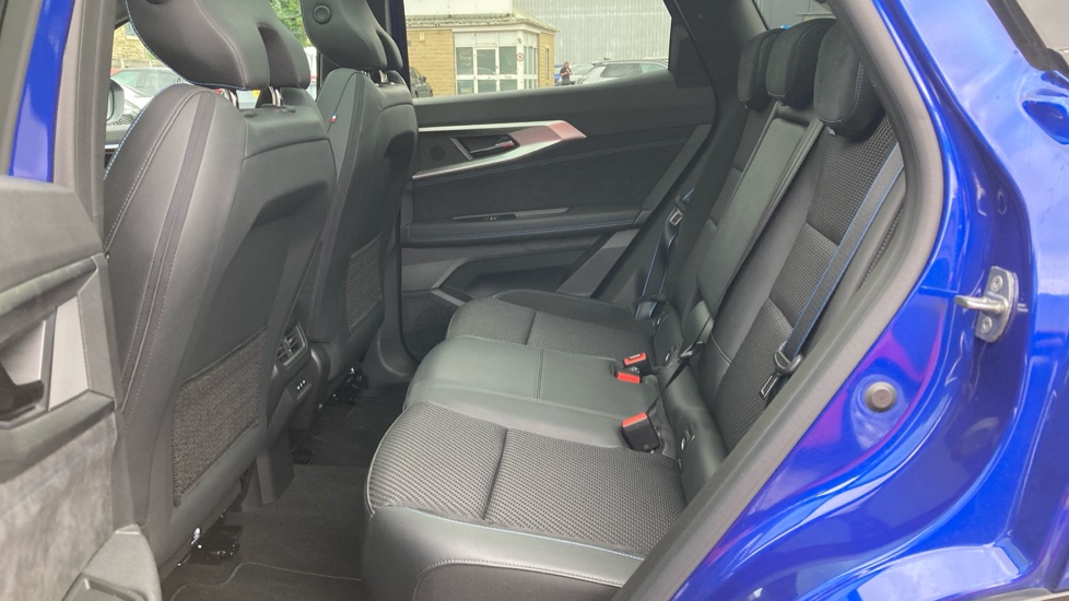 Renault Austral E-Tech FHEV Iconic Esprit Alpine 5dr Auto Hybrid Estate - Image 16