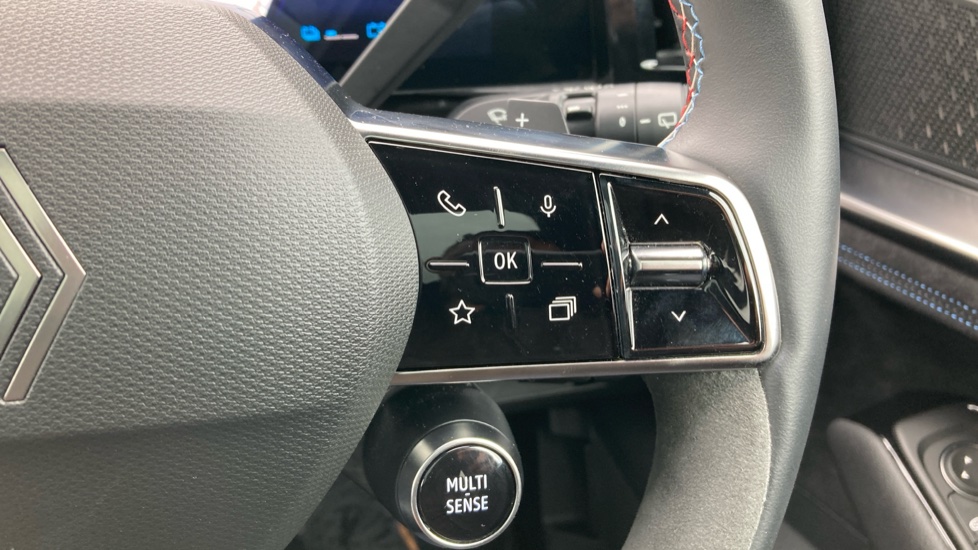 Renault Austral E-Tech FHEV Iconic Esprit Alpine 5dr Auto Hybrid Estate - Image 26
