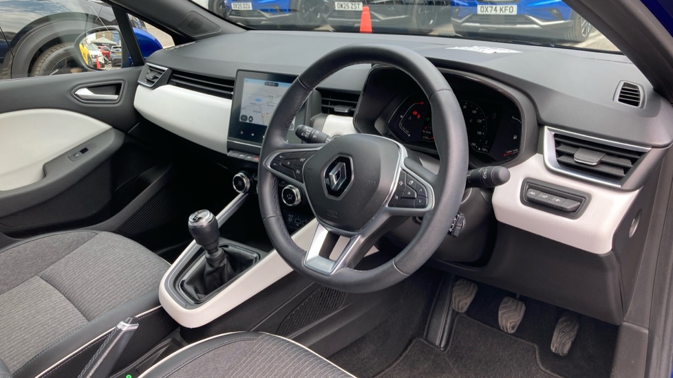 Renault Clio 1.0 TCe 90 SE Edition 5dr Petrol Hatchback - Image 11