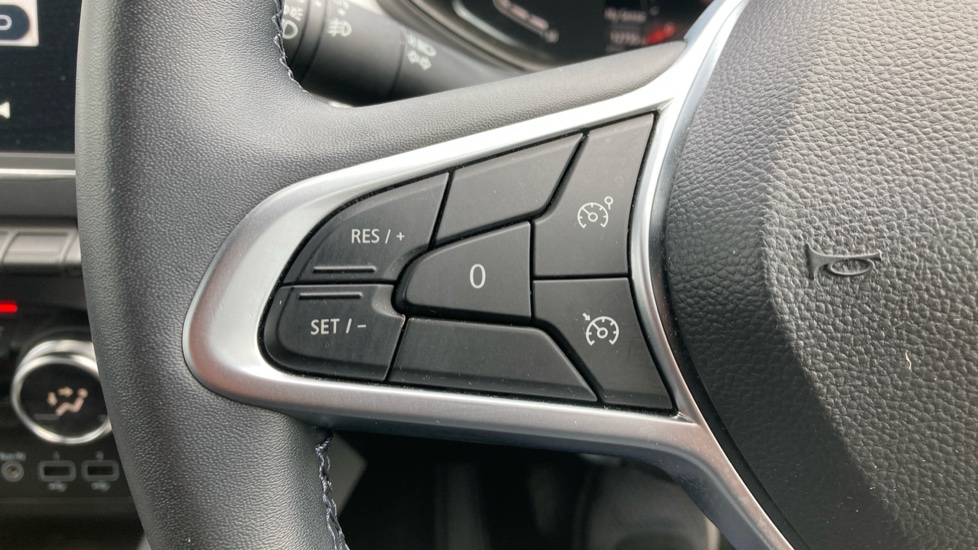 Renault Clio 1.0 TCe 90 SE Edition 5dr Petrol Hatchback - Image 23