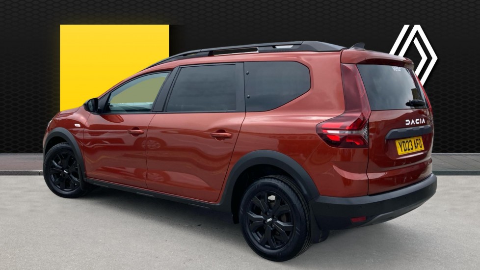 Dacia Jogger 1.0 TCe Extreme SE 5dr Petrol Estate - Image 2