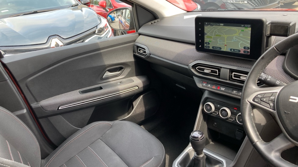 Dacia Jogger 1.0 TCe Extreme SE 5dr Petrol Estate - Image 14