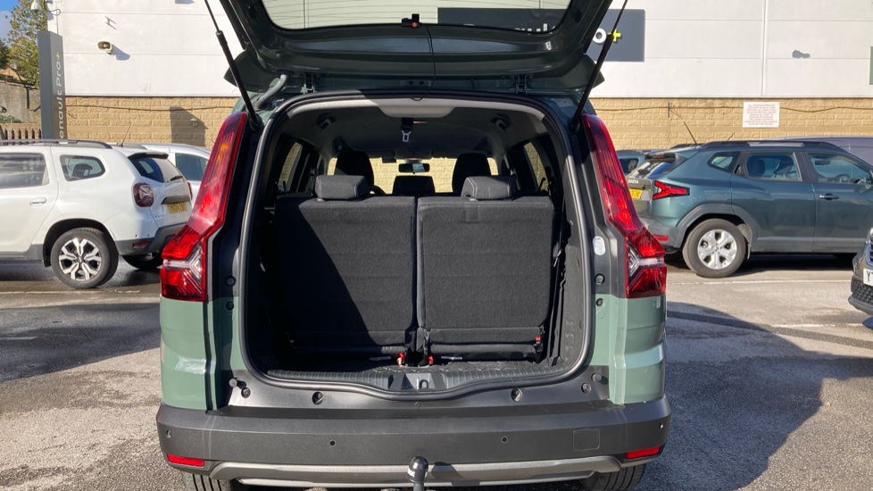 Dacia Jogger 1.6 HEV Extreme SE 5dr Auto Hybrid Estate - Image 4