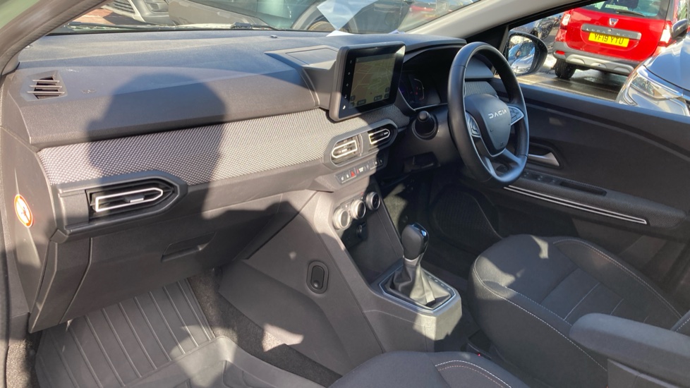Dacia Jogger 1.6 HEV Extreme SE 5dr Auto Hybrid Estate - Image 9