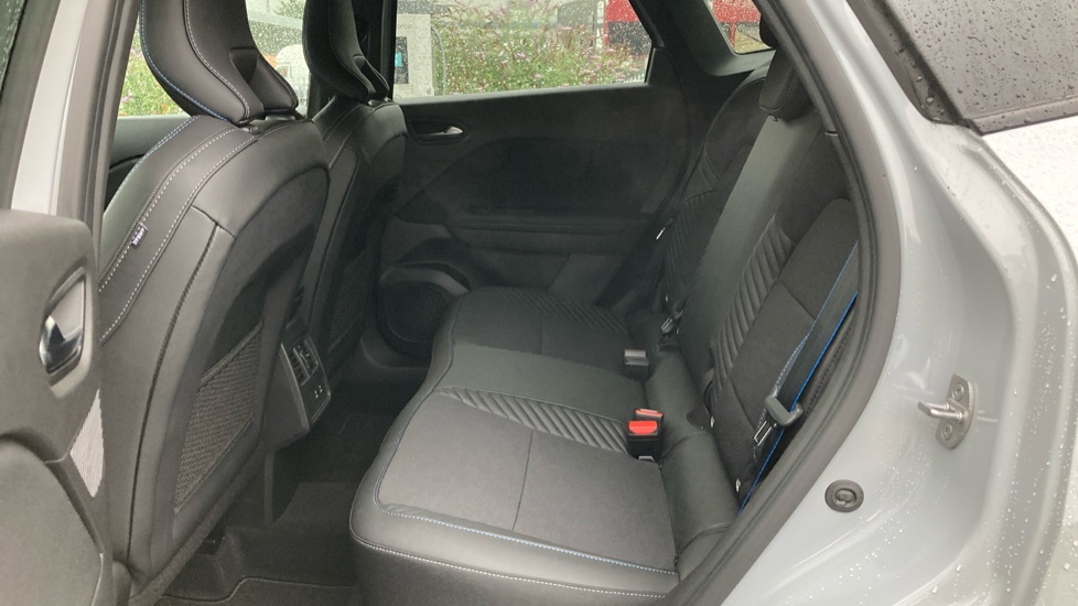 Renault Symbioz 1.3 TCe 140 Techno Esprit Alpine 5dr Petrol Estate - Image 16