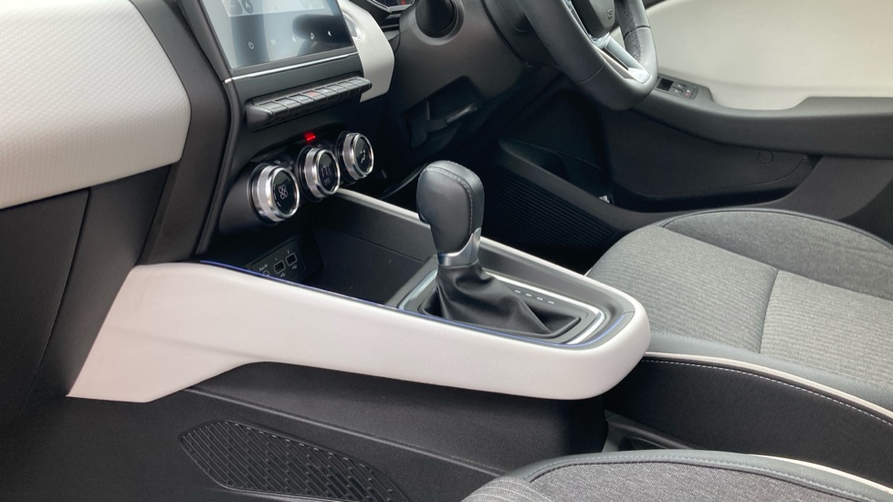 Renault Clio 1.6 E-TECH full hybrid 145 Techno 5dr Auto Hybrid Hatchback - Image 13