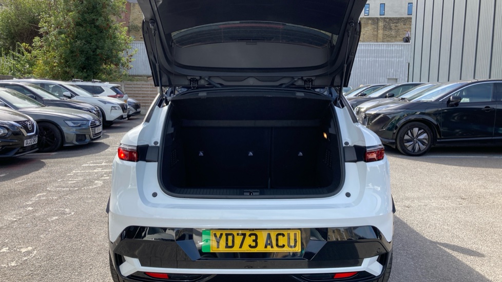 Renault Megane E-Tech EV60 160kW Techno 60kWh Optimum Charge 5dr Auto Electric Hatchback - Image 4