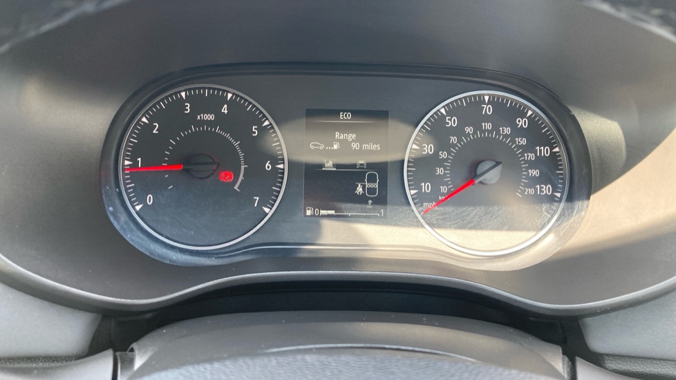 Dacia Jogger 1.0 TCe Extreme 5dr Petrol Estate - Image 18