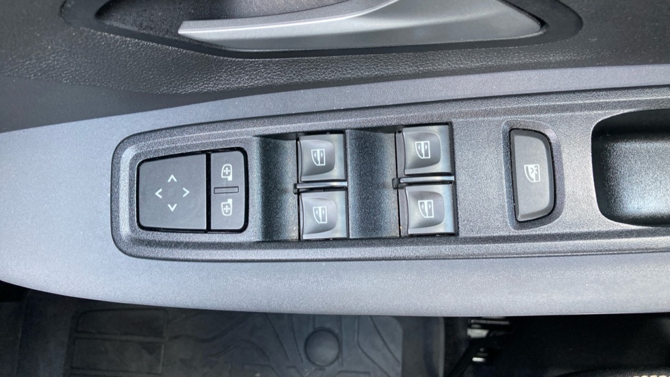 Dacia Jogger 1.0 TCe Extreme 5dr Petrol Estate - Image 27