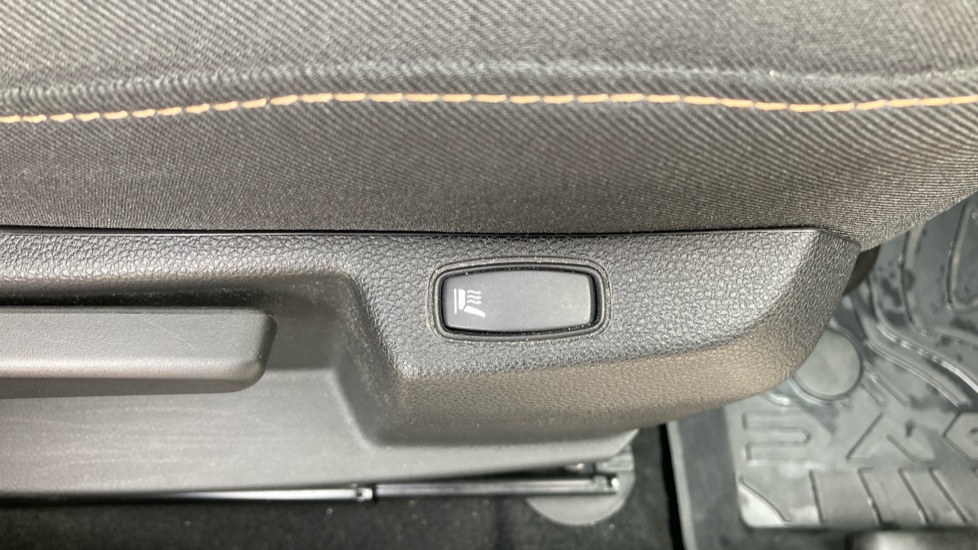 Dacia Duster 1.3 TCe 150 Extreme 5dr EDC Petrol Estate - Image 22