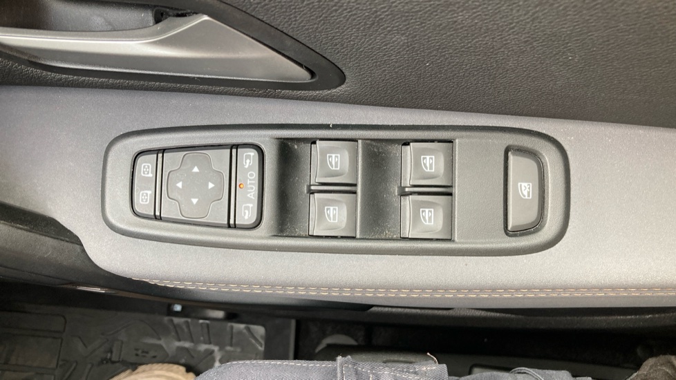 Dacia Duster 1.3 TCe 150 Extreme 5dr EDC Petrol Estate - Image 30