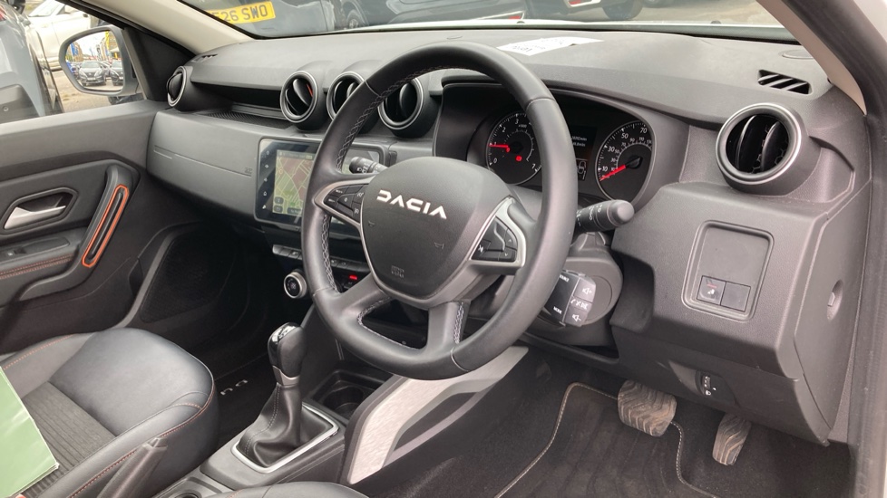 Dacia Duster 1.3 TCe 150 Extreme SE 5dr EDC Petrol Estate - Image 11