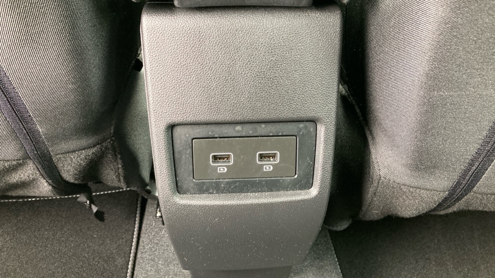 Dacia Duster 1.3 TCe 150 Comfort 5dr EDC Petrol Estate - Image 17
