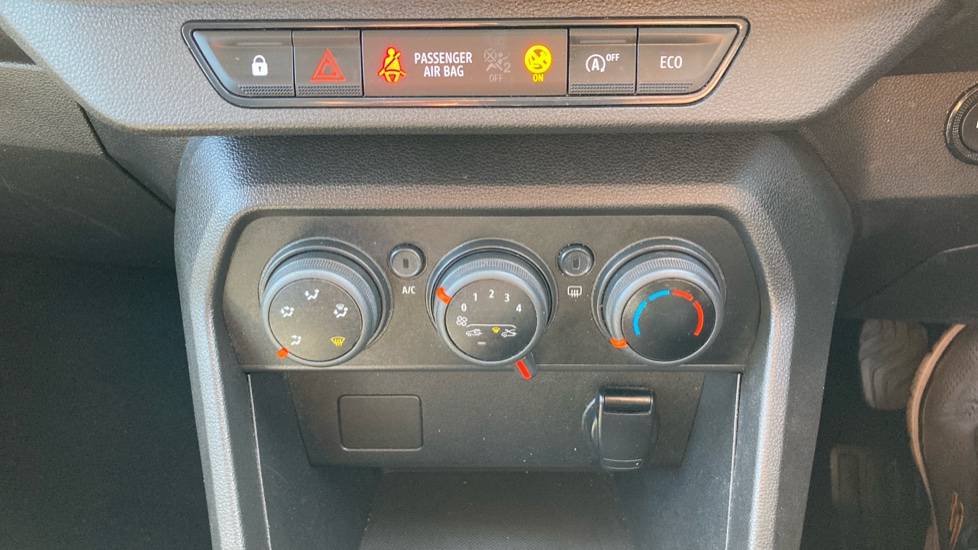 Dacia Sandero 1.0 TCe Comfort 5dr Bi Fuel Hatchback - Image 22