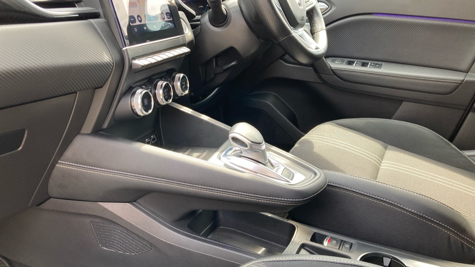 Renault Captur 1.6 E-Tech full hybrid 145 Engineered 5dr Auto Hybrid Hatchback - Image 13
