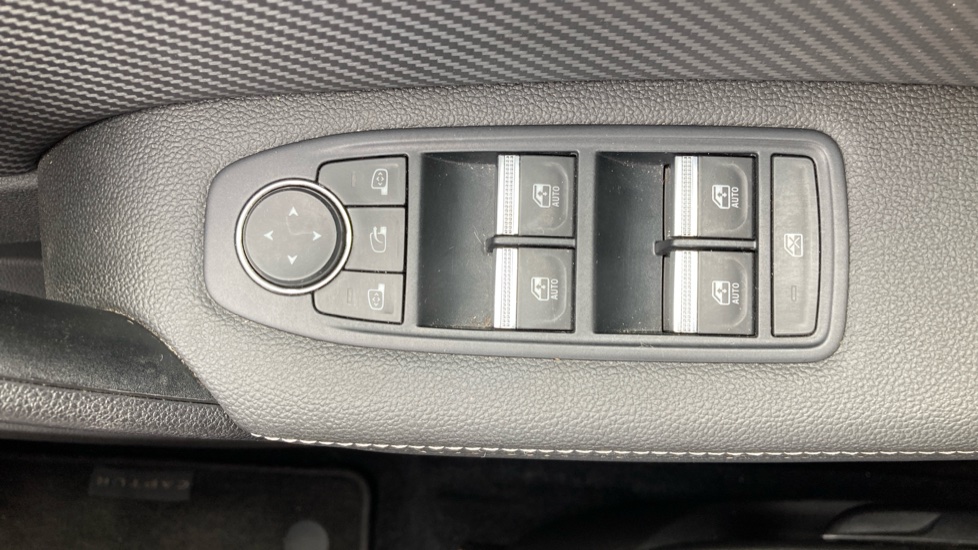 Renault Captur 1.6 E-Tech full hybrid 145 Engineered 5dr Auto Hybrid Hatchback - Image 28