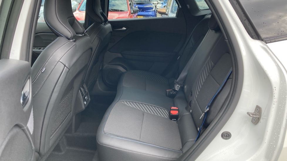 Renault Symbioz 1.3 TCe 140 Techno Esprit Alpine 5dr Petrol Estate - Image 16