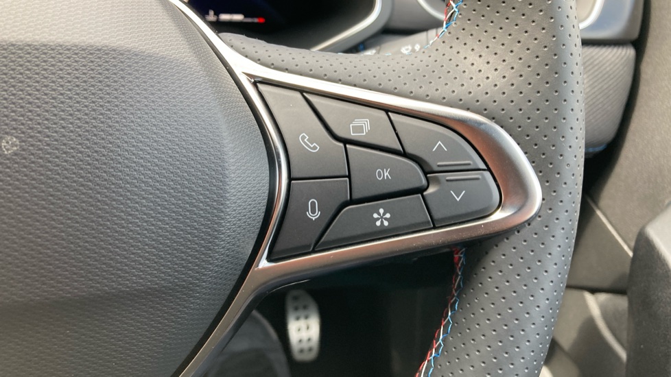 Renault Symbioz 1.3 TCe 140 Techno Esprit Alpine 5dr Petrol Estate - Image 26