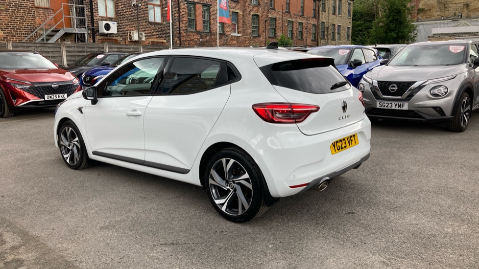 Renault Clio 1.0 TCe 90 RS Line 5dr Petrol Hatchback - Image 17