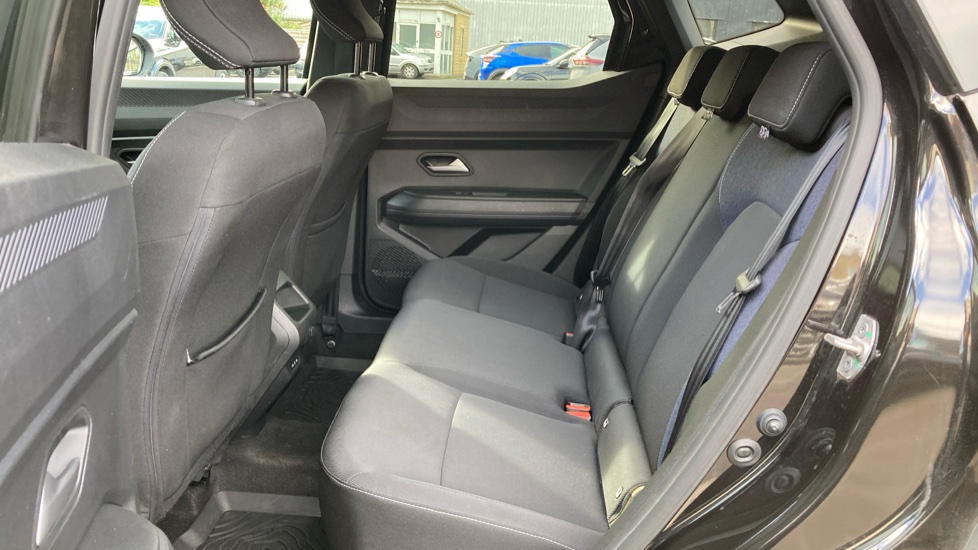 Dacia Duster 1.6 Hybrid 140 Journey 5dr Auto Hybrid Estate - Image 16
