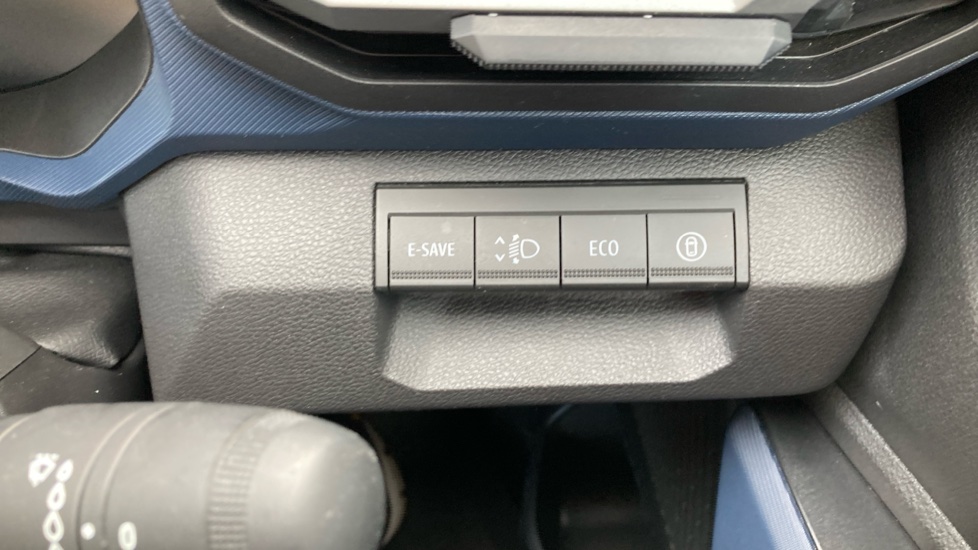 Dacia Duster 1.6 Hybrid 140 Journey 5dr Auto Hybrid Estate - Image 31
