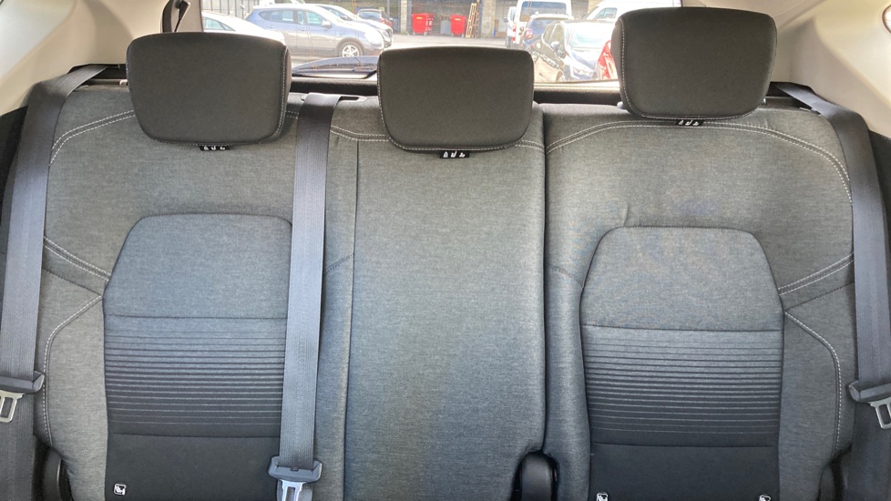 Renault Captur 1.3 TCE 130 Iconic 5dr Petrol Hatchback - Image 15