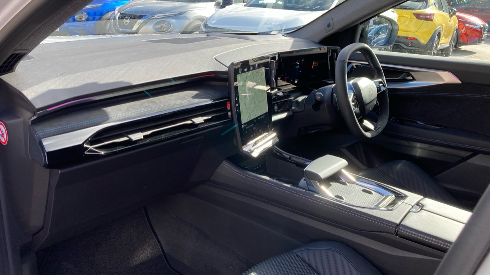 Renault Austral E-Tech Full Hybrid Techno Esprit Alpine 5dr Auto Hybrid Estate - Image 9