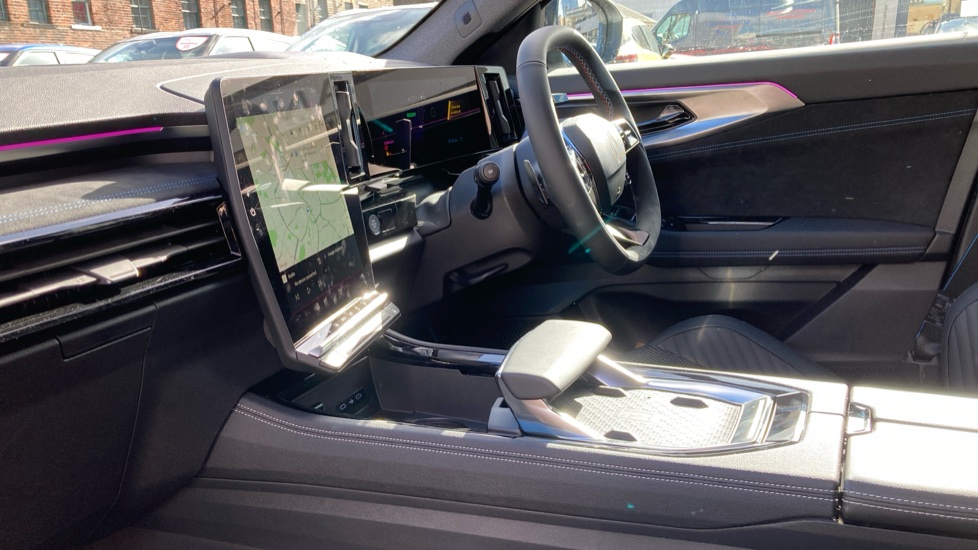 Renault Austral E-Tech Full Hybrid Techno Esprit Alpine 5dr Auto Hybrid Estate - Image 13