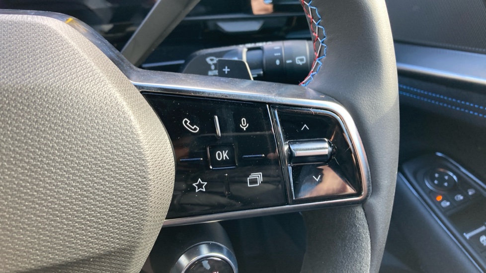 Renault Austral E-Tech Full Hybrid Techno Esprit Alpine 5dr Auto Hybrid Estate - Image 26