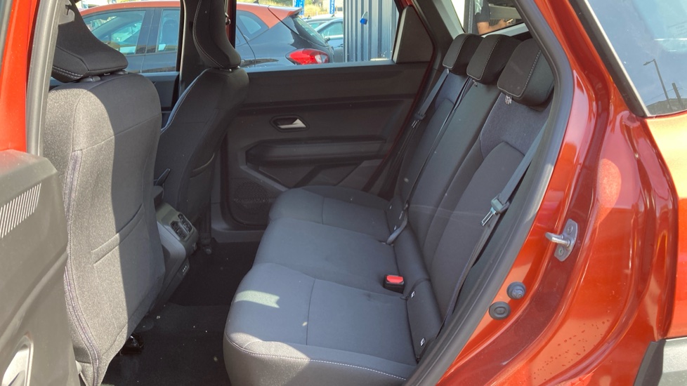 Dacia Bigster 1.8 Hybrid 155 Expression 5dr Auto Hybrid Estate - Image 16