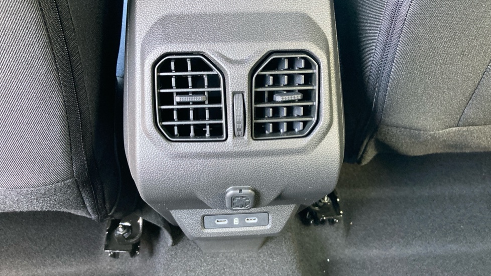 Dacia Bigster 1.8 Hybrid 155 Expression 5dr Auto Hybrid Estate - Image 17