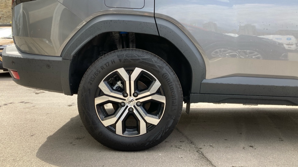 Dacia Bigster 1.8 Hybrid 155 Expression 5dr Auto Hybrid Estate - Image 7