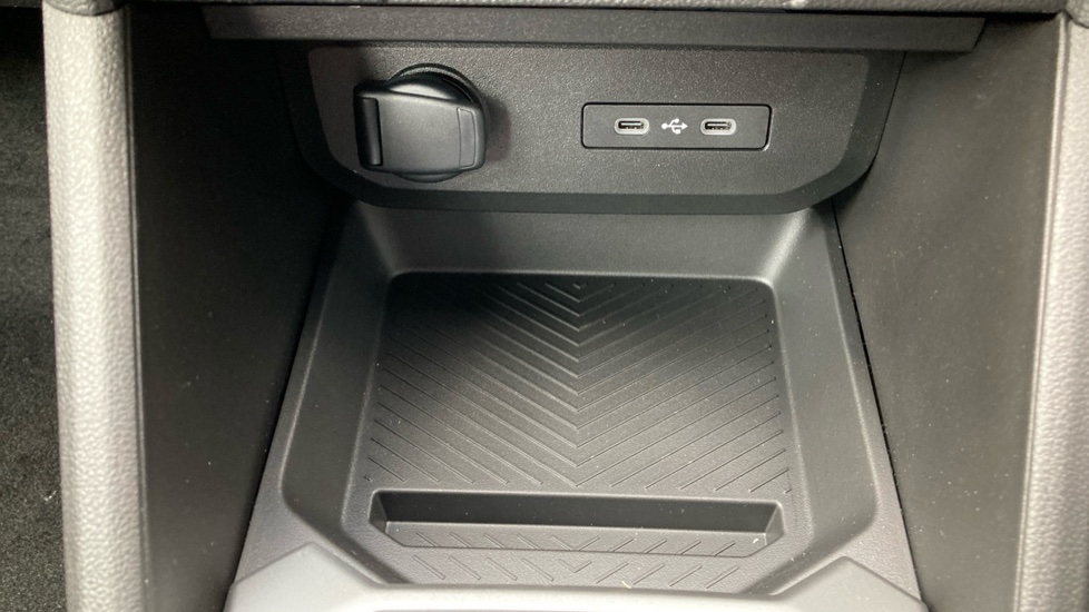 Dacia Bigster 1.8 Hybrid 155 Expression 5dr Auto Hybrid Estate - Image 24