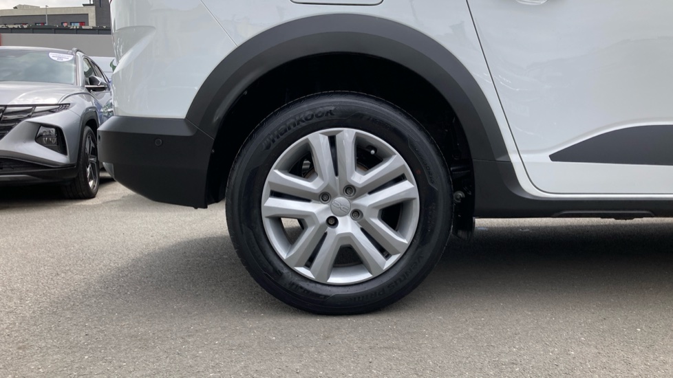 Dacia Jogger 1.0 TCe Expression 5dr Petrol Estate - Image 7