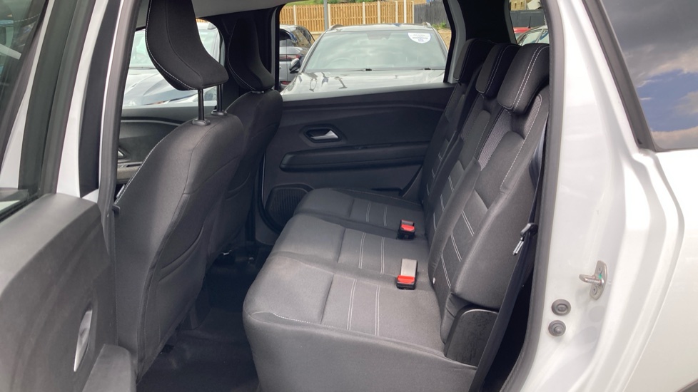 Dacia Jogger 1.0 TCe Expression 5dr Petrol Estate - Image 16